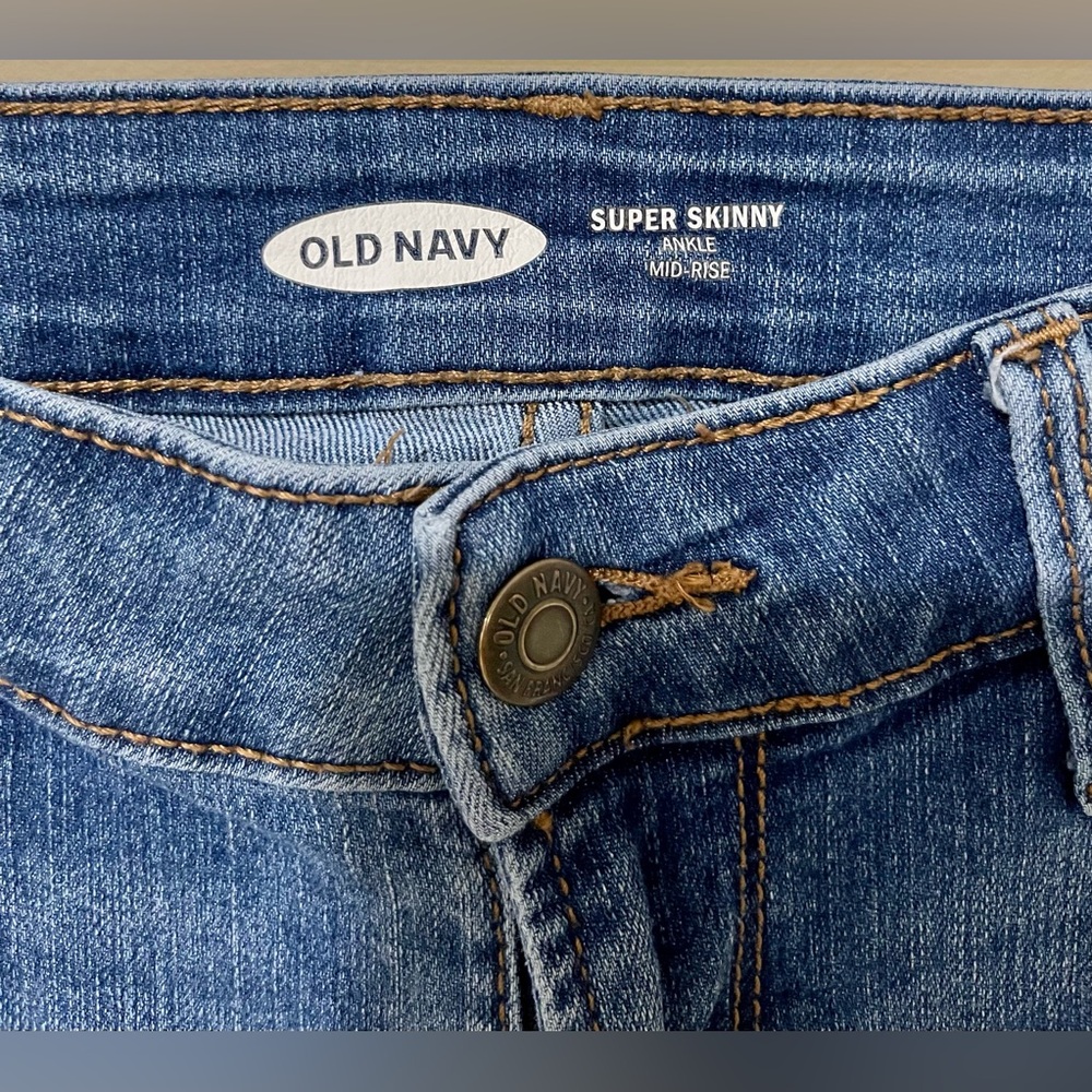 Old Navy Super Skinny Mid-Rise Ankle Blue Jeans - Picture 2 of 4
